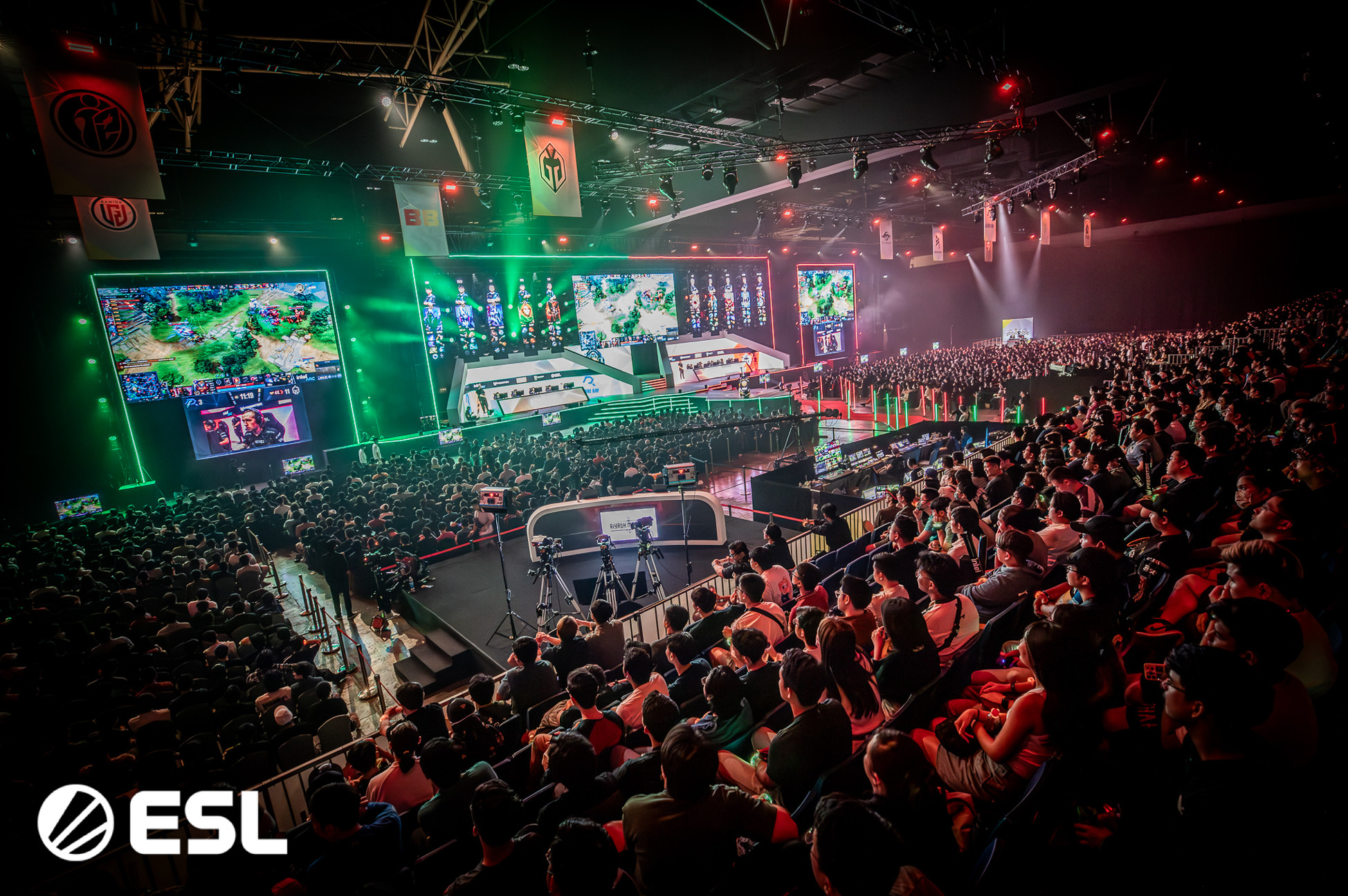 Team Spirit三连冠，电子竞技新时代团队精神铸就辉煌-完美电竞