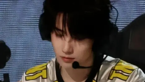 BIN调侃TheShy引发电竞圈热议，选手关系与团队状态成焦点-完美电竞