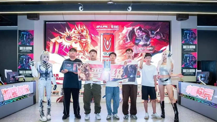 BLG战队世界杯精彩瞬间：电竞世界中的团队风采与荣耀